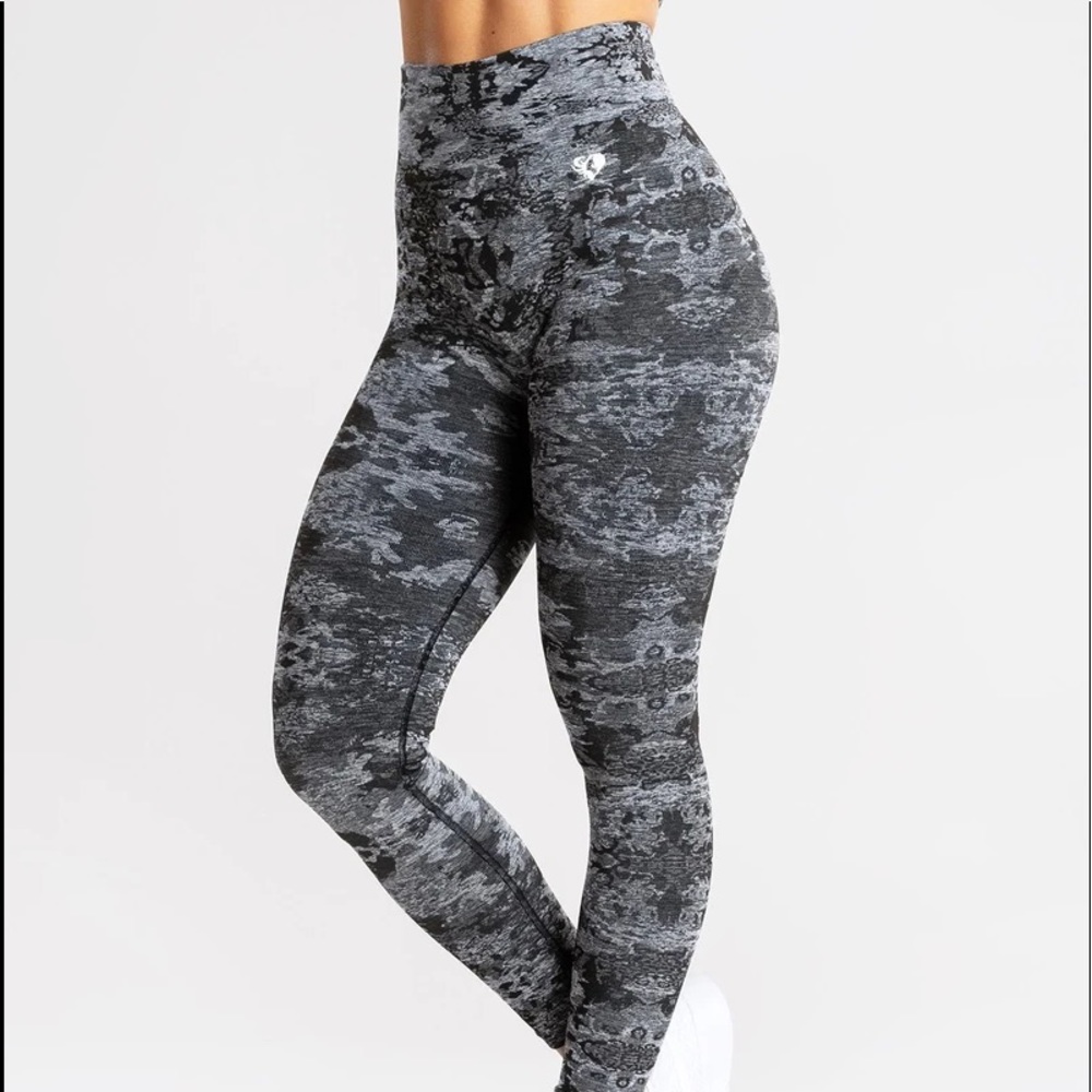 Camo Seamless Leggings - M - Women’s Best